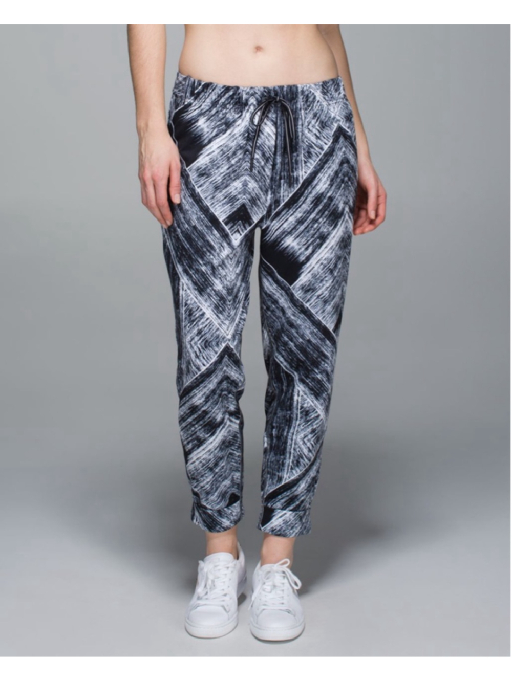 Lululemon Jet Crop Pants - Picture 2 of 12